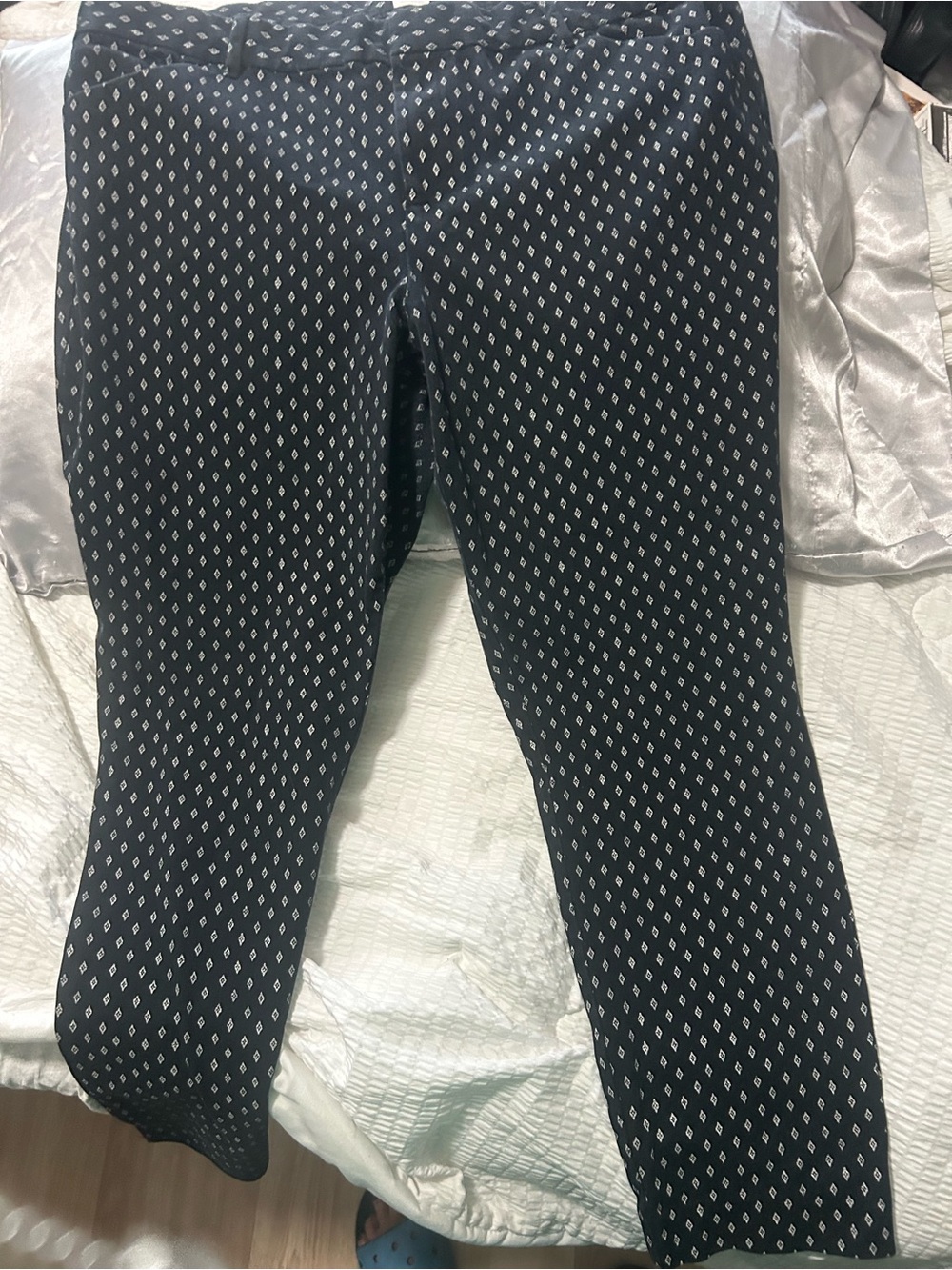 GAP Black Cropped Pants with White Diamond Print